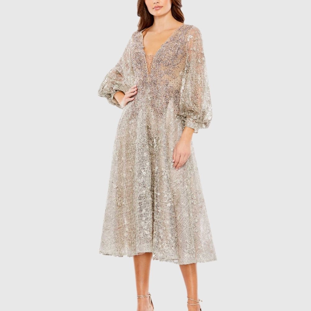 Mac Duggal Size 10

Beige Embellished Plunge Neck Bishop Sleeve Dress
